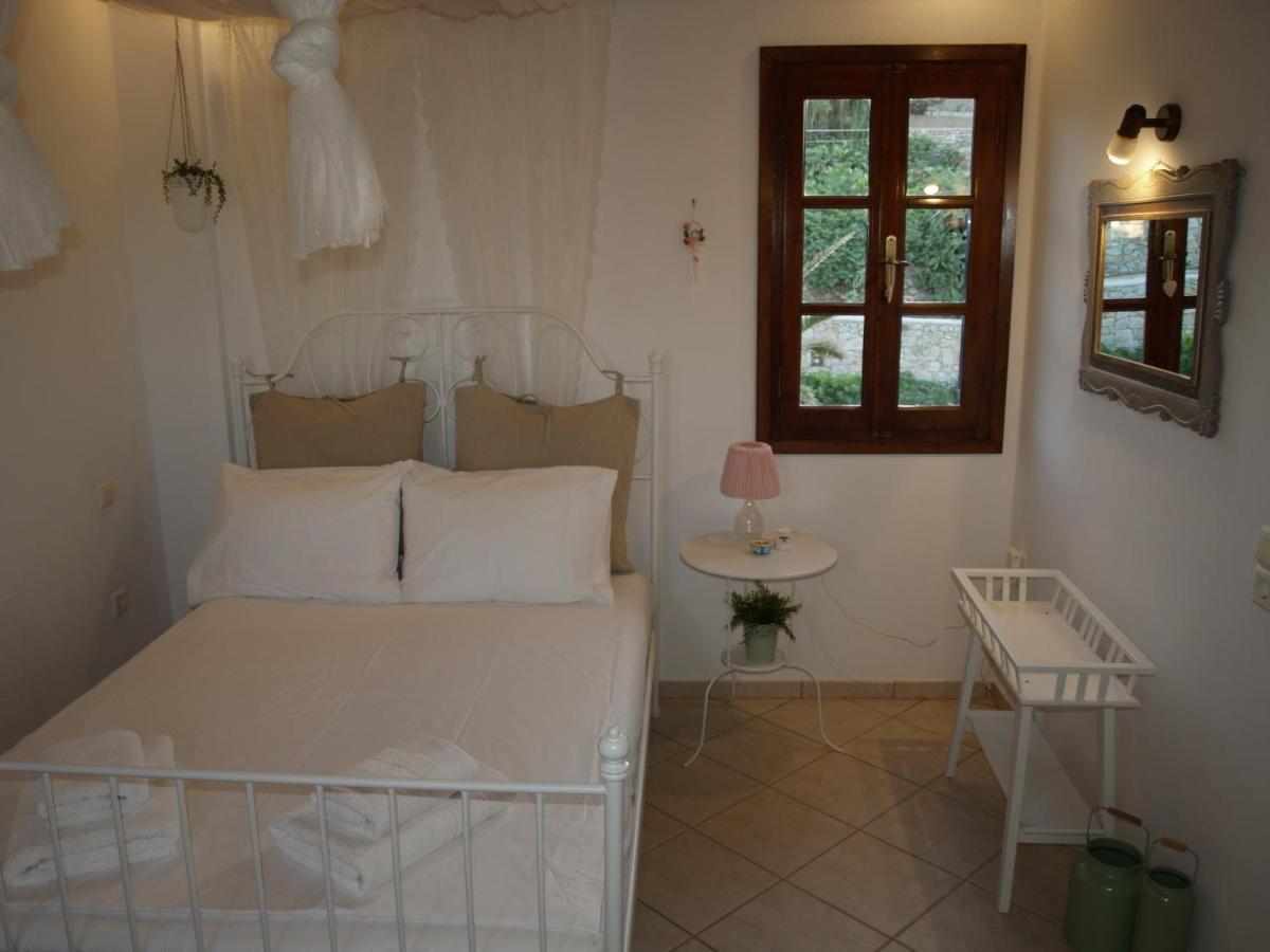 Ornos Seaside Blue Villas Екстер'єр фото